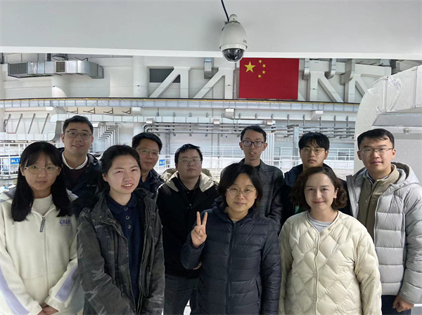 1680008584376138.jpg 图22+上海光源室内合影.jpg