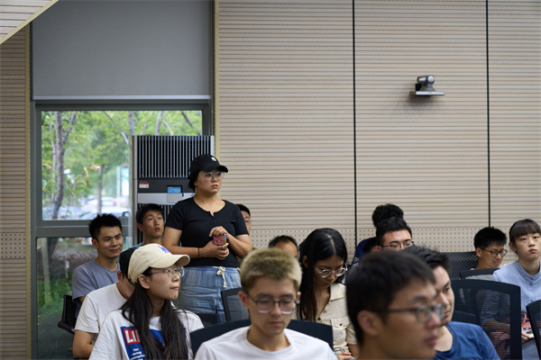 1695122273500976.jpg 图2-提问交流.jpg