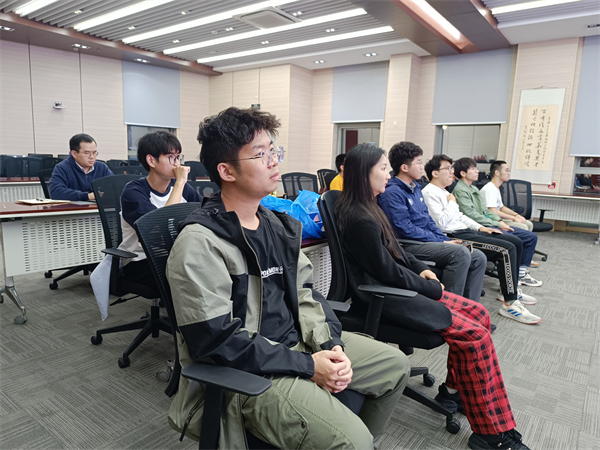 1697019485765976.jpg 图3-新干事听取组委会工作内容.jpg