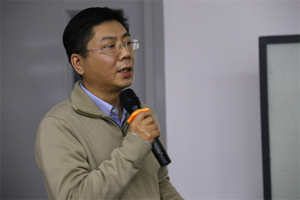 1706009009863885.jpg 图2 欧阳华老师介绍.jpg