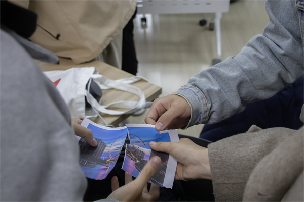 1711808510119428.jpg 图3 照片拼图.jpg