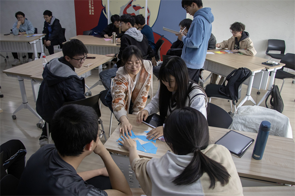 1711808536991810.jpg 图6 七巧板2.jpg