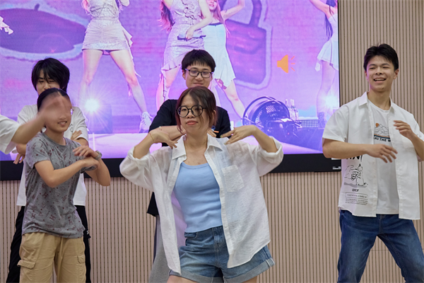 1716693513282493.jpg 图3节目表演.jpg