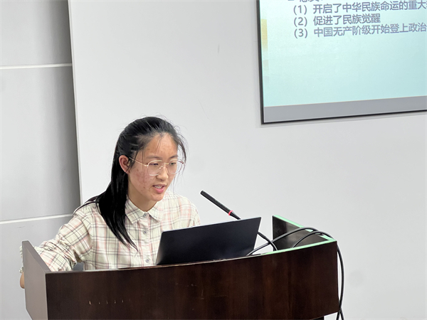 1716807666350714.jpg 图5 刘珺瑞做党课分享.jpg