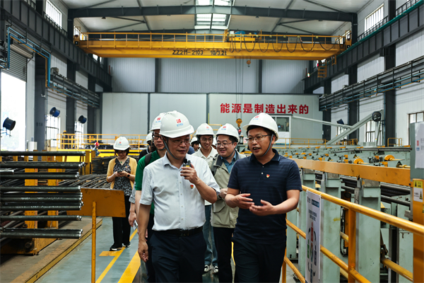 1716979691347705.jpg 图3-支部成员参观西子清洁能源装备制造一线.jpg