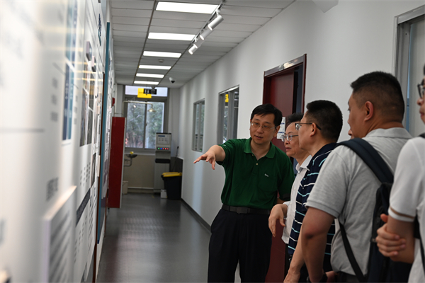 1723898846703565.jpg 图10-栾楠介绍机器人所发展历史和研究方向.jpg