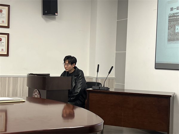 1733233950256549.jpg 图4 杨光超做党课分享.jpg