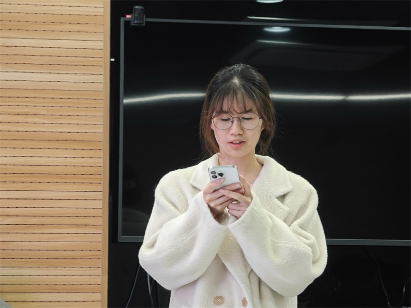 1737280359286852.jpg 图3 支委候选人李昕宇做个人陈述.jpg